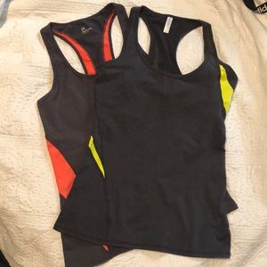 2 GapFit Tank Tops, size M, dark Gray